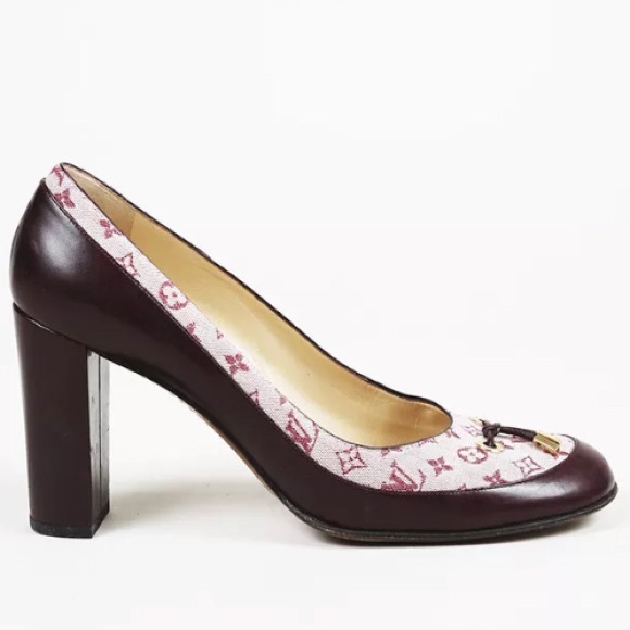 *AVAILBLE* Louis Vuitton pumps size 40, Us 9 - Picture 2 of 3